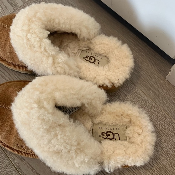 Ugg slippers - Picture 3 of 7